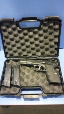 Pues eso, se vende CZ 75 B en perfecto estado de funcionamiento, con dos cargadores, alzas micrómetricas, 01