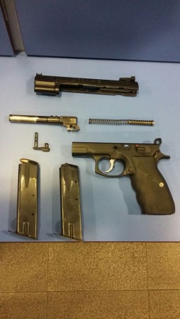 Pues eso, se vende CZ 75 B en perfecto estado de funcionamiento, con dos cargadores, alzas micrómetricas, 00