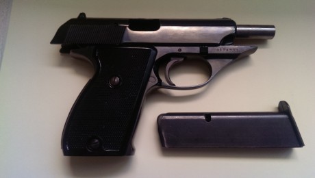 Pistola Astra Constable 2 Cal. 9 C fabricada a partir de 1982 en buen estado con funda de cuero adaptada. 02