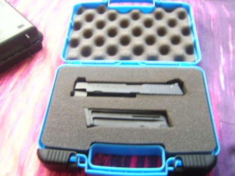 Hola vendo carro original de sig sauer valido para los modelos P220 226 228 y 229.
con su maletin original 42