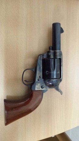 Vendo Revólver Cattleman Sheriff 45 long colt de 3 pulgadas Uberti, con solo 60 disparos, comprado nuevo 01