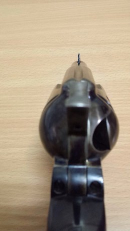 Vendo Revólver Cattleman Sheriff 45 long colt de 3 pulgadas Uberti, con solo 60 disparos, comprado nuevo 10
