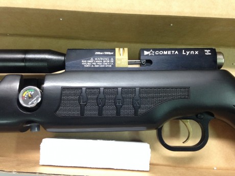 Se vende carabina PCP del 4.5 Cometa Linx. 
Se entrega con caño del 4.5 y del 5.5, además de sus respectivos 01