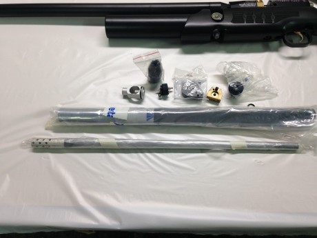 Se vende carabina PCP del 4.5 Cometa Linx. 
Se entrega con caño del 4.5 y del 5.5, además de sus respectivos 00