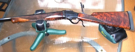 Por cuestiones de la vida he decidido vender mi Browning 1885 High Wall del 45/70

Se entrega con los 11
