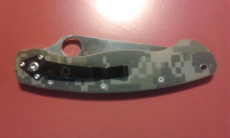Vendo esta magnifica navaja SPYDERCO modelo MILITARY en camo. Totalmente nueva, nunca ha sido usada, siempre 02