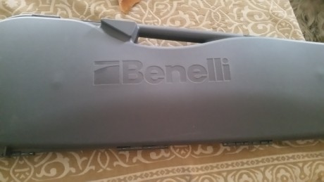 Hola, vendo escopeta Benelli Crio calibre 12, con banda de carbono cañon de 71 cm y prácticamente sin 10