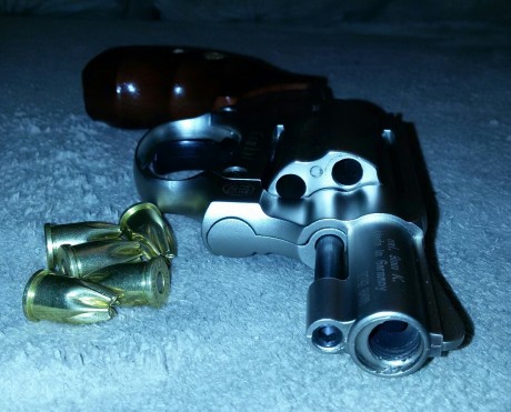   Hola a tod@s!

Vendo de mi colección particular este precioso revólver detonador en calibre .380RK. 01