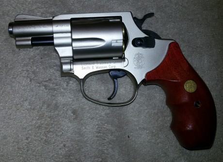   Hola a tod@s!

Vendo de mi colección particular este precioso revólver detonador en calibre .380RK. 12