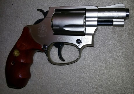   Hola a tod@s!

Vendo de mi colección particular este precioso revólver detonador en calibre .380RK. 11