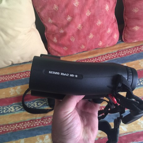 apenas usados, con su caja y accesorios.
Incluyo además arnés Niggeloh.
Precio : 1750 €.
Teléfono 633490492.

Un 61