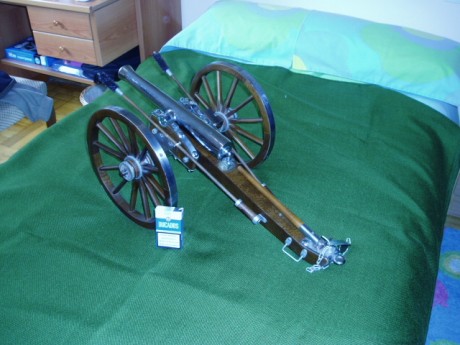 Vendo cañón de avancarga modelo "Napoleón"
Este cañón cargable por la boca, es una reproducción 00