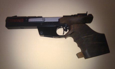 Vendo pistola BENELLI MP90S WORLD CUP 22 Lr. El precio es de 750€ (portes no incluidos). 00