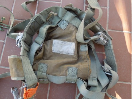 Vendo arnés de paracaídas del Ejercito del Aire. Se trata de un CIMSA  (Confecciones Industriales Madrileñas 01