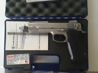 Pues eso:
Vendo una SW 45 ACP en perfecto estado de uso y disfrute y bien baratita: 400 Euros. 01