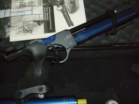 Vendo pistola de aire Hammerli mod Ap40 en perfecto estado.La cacha es de la talla M.Lleva las llaves 01