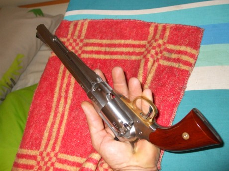 Buenas tardes, cambio revolver de avancarga Uberti 1858 inox target en impecable estado, con su equipo 10
