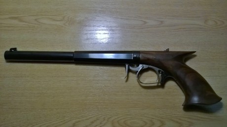 Vendo esta magnifica pistola por no usar, ya que solo tiro con arma larga. 
Con su maletín de origen, 01