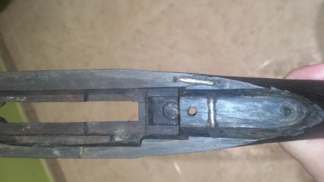 Buenas a todo el mundo,  necesito consejo antes de empezar a reparar una culata rota o mejor dicho agrietada 01