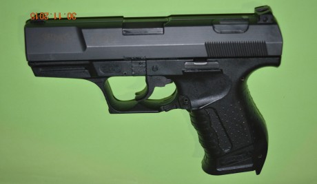 Se vende Walhter P99 AS, guiada en A el arma se sencuentra en Alicante soy  segundo propietario y conmigo 02