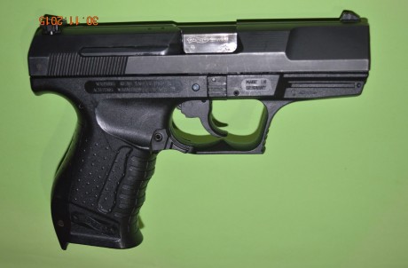 Se vende Walhter P99 AS, guiada en A el arma se sencuentra en Alicante soy  segundo propietario y conmigo 01