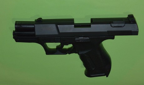 Se vende Walhter P99 AS, guiada en A el arma se sencuentra en Alicante soy  segundo propietario y conmigo 00