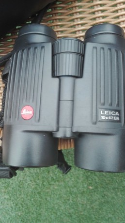Vendo prismaticos leica Trinovid en 10x42, sin una sola rayita, como a estreno. 10 x 42, interesados mando 02
