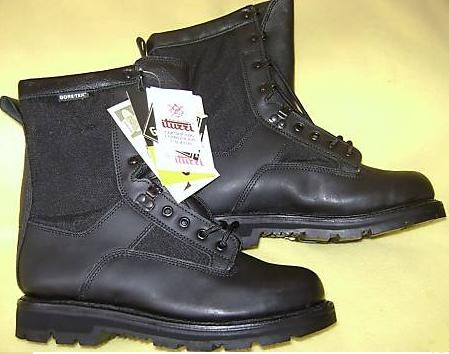 Vendo Botas Iturri gore tex, COLOR NEGRO  talla 44, modelo más alto  de gama, impermeables y ágiles, ideal 01