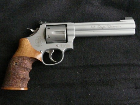 Hola compañeros, pongo a la venta mi revolver 686 target champion 357 magnum. El revolver se encuentra 01