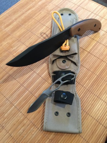 Vendo este  BUSHCRAFT  enterizo de Supervivencia de verdadero impacto visual, y robustez espectacular. 07