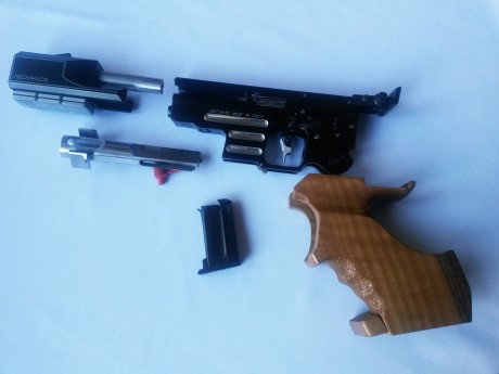 Hola:

Pongo a la venta mi pistola Pardini,  modelo Sp.22 , en un estado excepcional, impecable. Arma 00