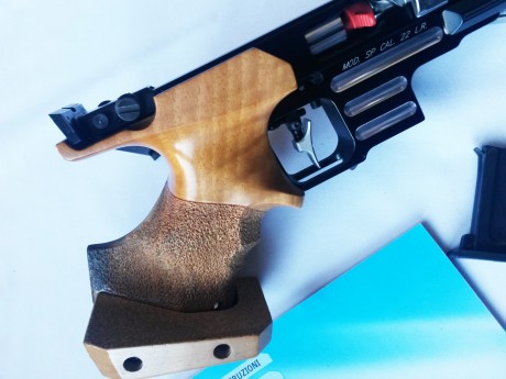 Hola:

Pongo a la venta mi pistola Pardini,  modelo Sp.22 , en un estado excepcional, impecable. Arma 41