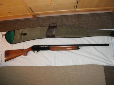 Vendo:
* Escopeta BENELLI 121 SL - 12-70 (Fabricada en Italia).
* Estado del arma: Impecable, prácticamente 02