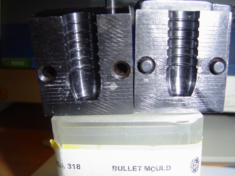 Buenas noches al foro, vendo este molde de David de pedersoli calibre 451 de 500 grs su precio es de 60 00