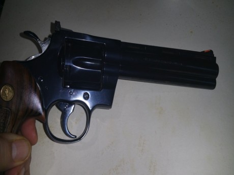 Se vendería por 700 euros (admito ofertas con dos dedos de frente y arma y dinero tb ) o en su defecto 141