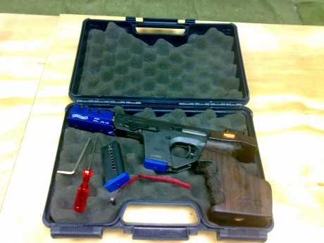 Un compañero del club vende esta pistola
Se encuentra en La Linea
Cacha M sin tocar
3 puntos de mira
Juego 01