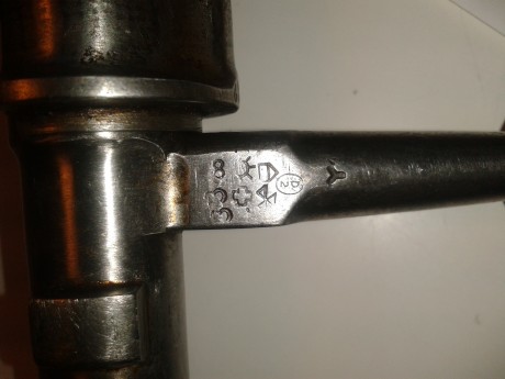 Hola buenas tardes a todos
os adjunto los marcajes de un cerrojo mauser que me gustaría identificar para 00