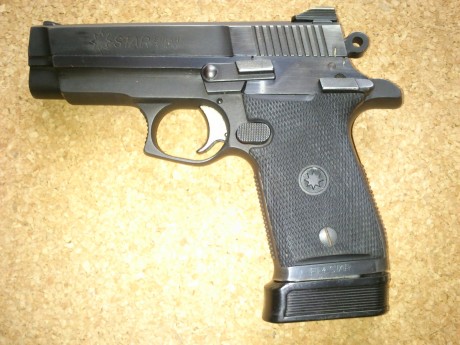 Vendo esta pistola, Star, modelo M43 de 9 mm Parabellum, guiada en F, con dos cargadores uno normal, y 02