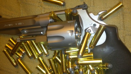 Vendo revolver Smith Wesson 627 Performance Center con tambor d 8 recamaras del .357/38. El ruido que 12