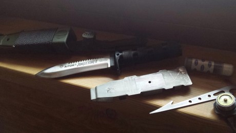Pongo a la venta este auténtico cuchillo Aitor Jungle king ll
años 80 de los primeros modelos que se hicieron 01