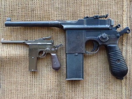 Hola.
Vendo esta preciosa miniatura en metal de la famosa pistola Mauser M-712, la miniatura esta muy 01
