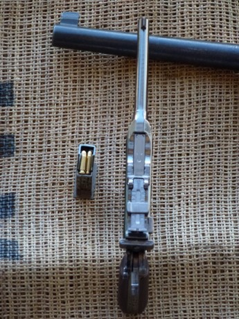 Hola.
Vendo esta preciosa miniatura en metal de la famosa pistola Mauser M-712, la miniatura esta muy 22