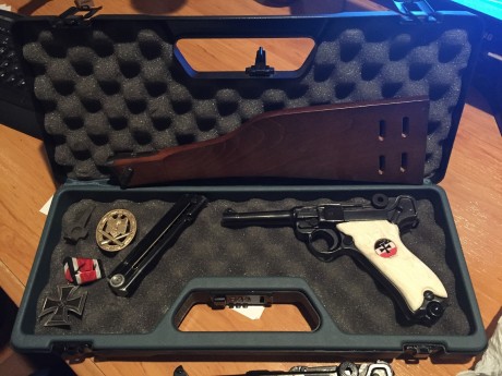 Vendo pistola Modelo 1908 “Luger” P08. Inscripción de fábrica en cañón de Deutsche Waffen und Munitionsfabriken 02
