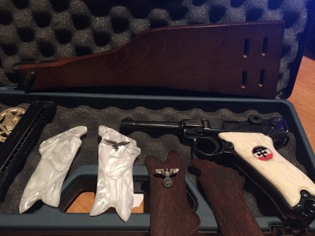 Vendo pistola Modelo 1908 “Luger” P08. Inscripción de fábrica en cañón de Deutsche Waffen und Munitionsfabriken 01