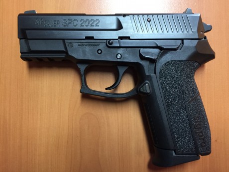 Pistola Sig Sauer SPC2022 con muy poco uso. Casi nueva con maletín y todos los accesorios. Dos cargadores. 01