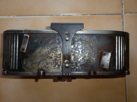 Hola.
Vendo cargador doble de tambor para la ametralladora alemana MG-15 como las que participaron en 02