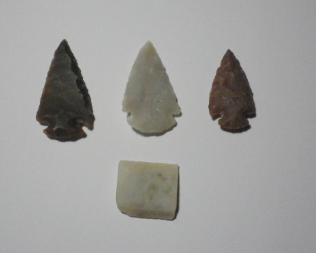 3 puntas de flecha silex autentico provenientes de USA, fabricadas por tribus nativos de UTHA. 4 centimetros 00