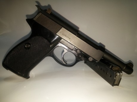 Pongo a la venta una pistola  Walther P38  en calibre 9mm Parabellum en perfecto estado funcional y estético. 01