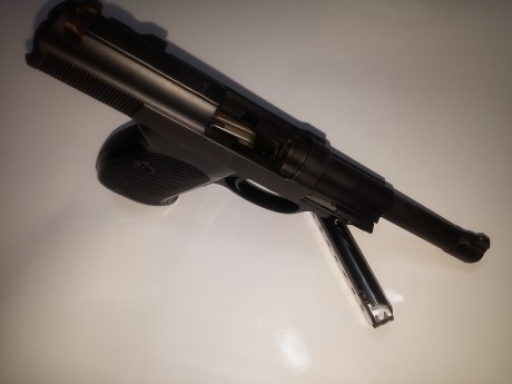 Pongo a la venta una pistola  Walther P38  en calibre 9mm Parabellum en perfecto estado funcional y estético. 12