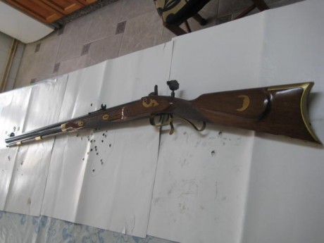 Hola, vendo este rifle de Ardesa, Hawken Match Creedmore, con estriado Henry, calibre 451, madera de nogal, 02